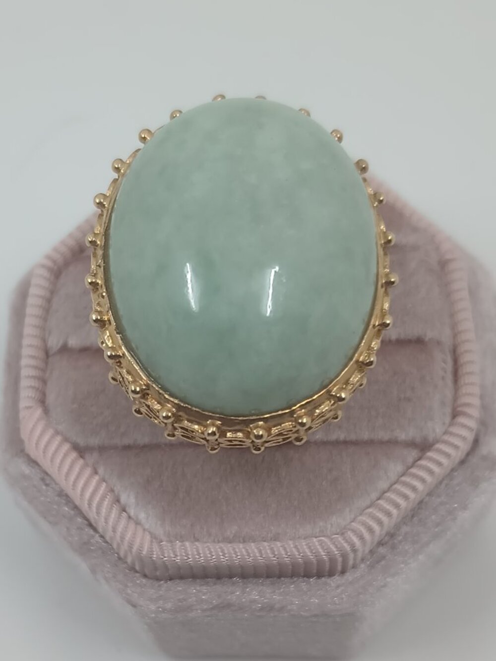 Vintage 14K Yellow Gold SANUK Green Oval Jade Ring Sz 9